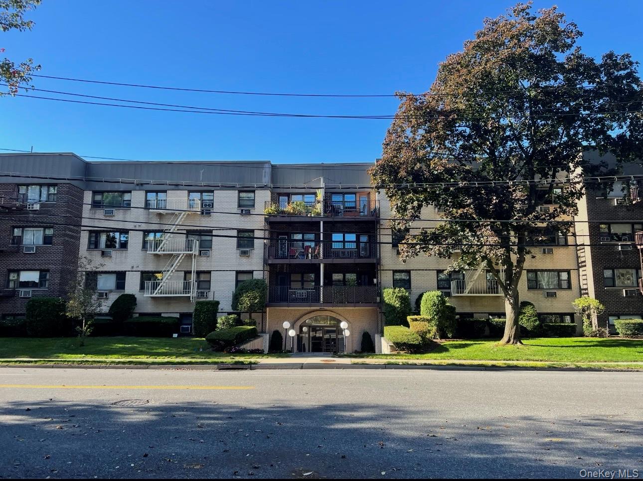 Welcome to this bright and beautifully updated 545 sq. ft. studio coop...