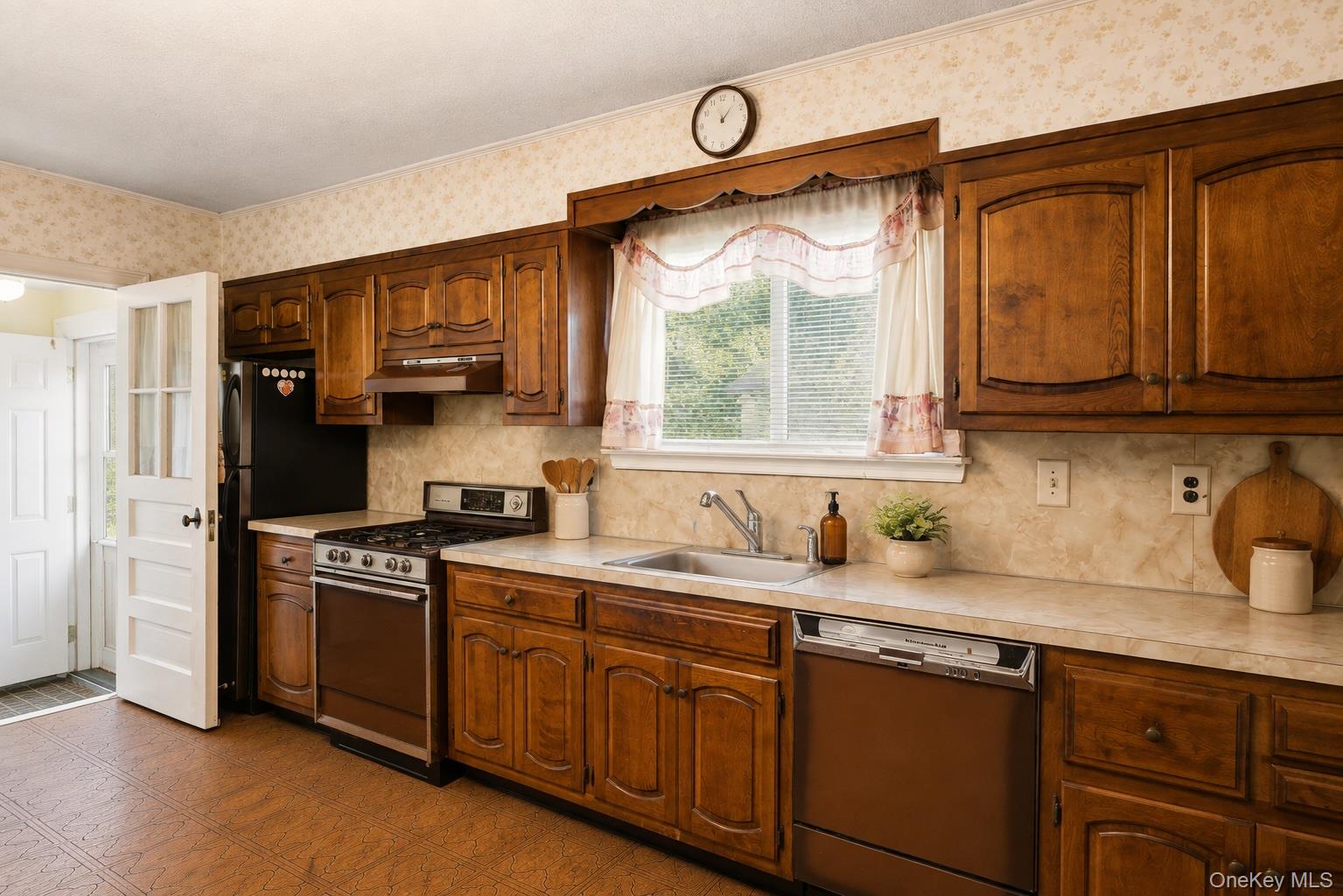 Photo 8 of this property