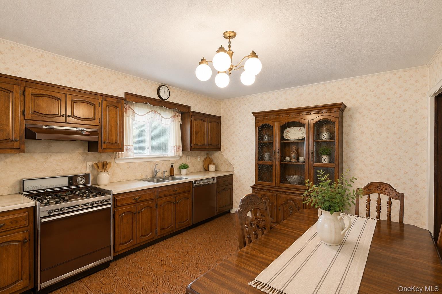 Photo 9 of this property