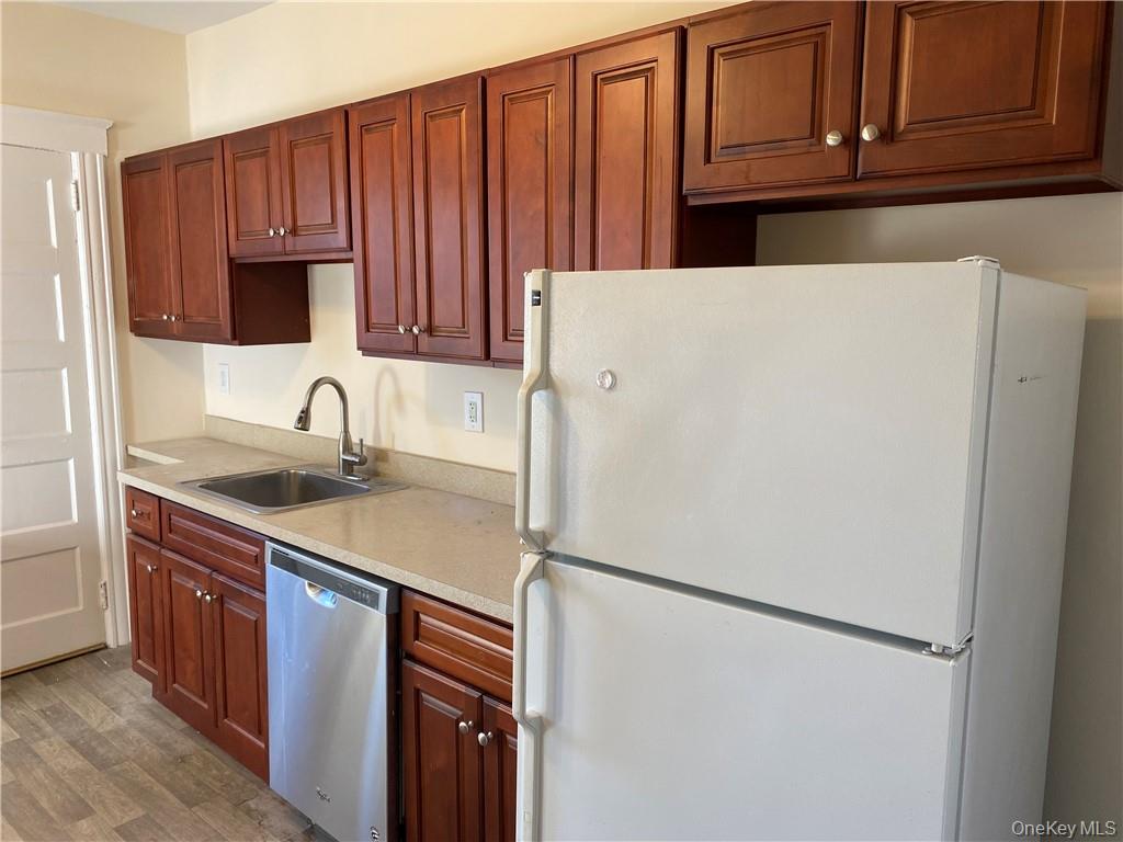 Photo 4 of this property