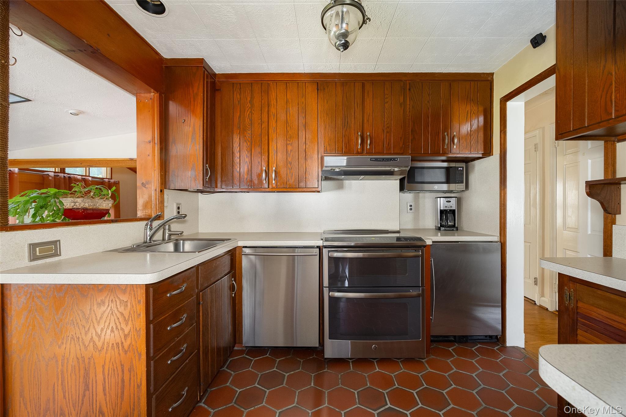 Photo 6 of this property