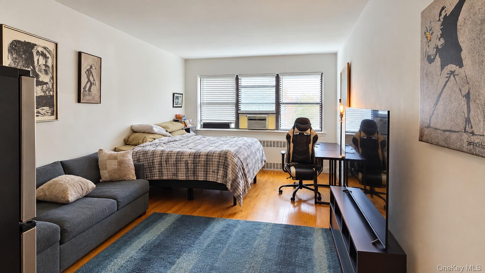 PENTHOUSE-STYLE TOP FLOOR STUDIO | FLEETWOOD, MOUNT VERNON - OWN THIS...
