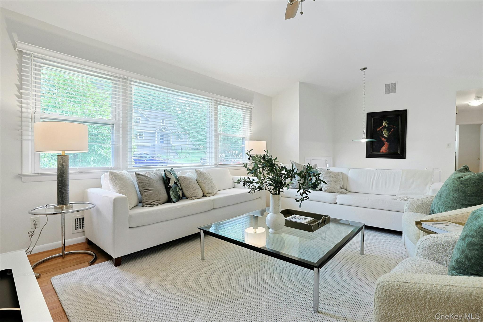Photo 4 of this property