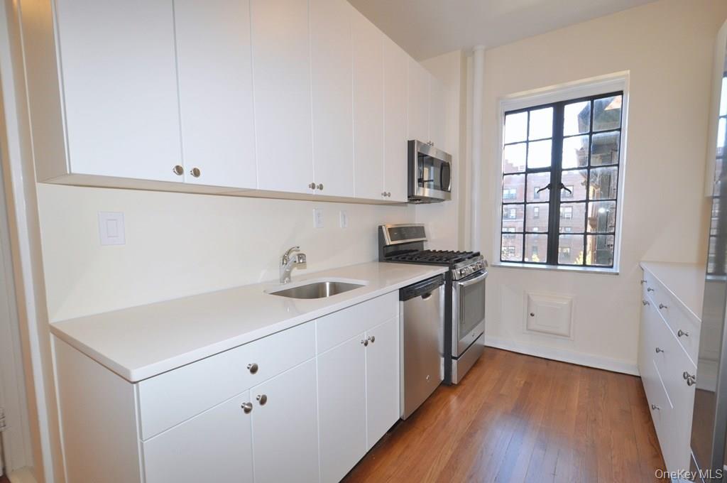 Photo 4 of this property