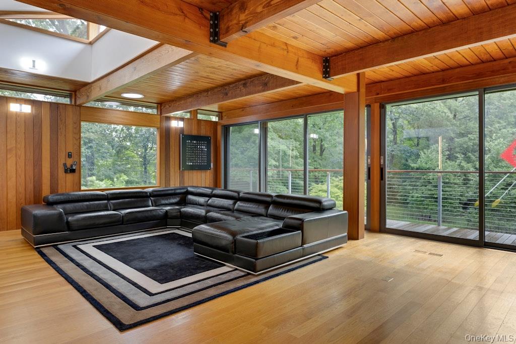Photo 7 of this property
