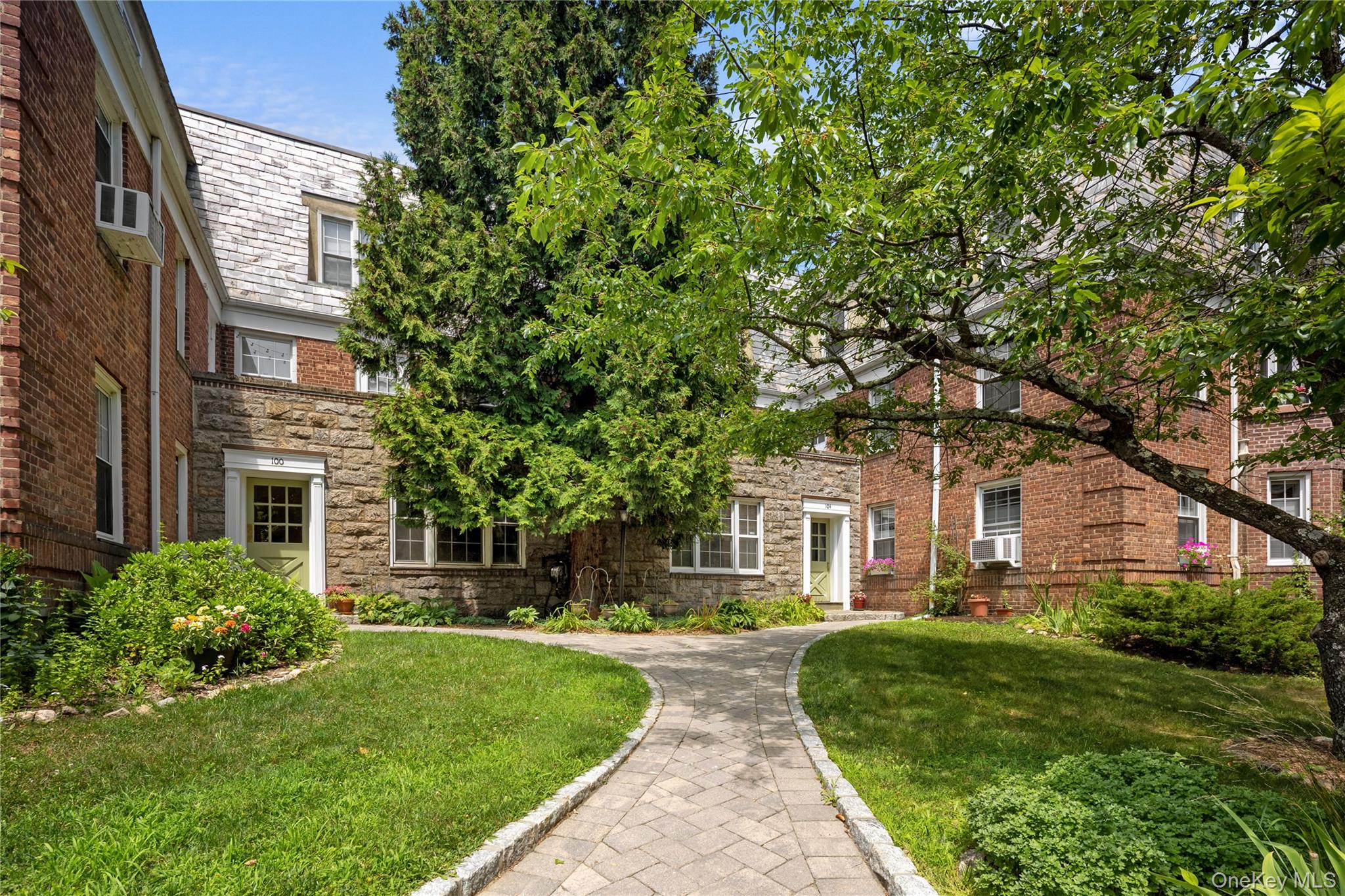 Photo 4 of this property