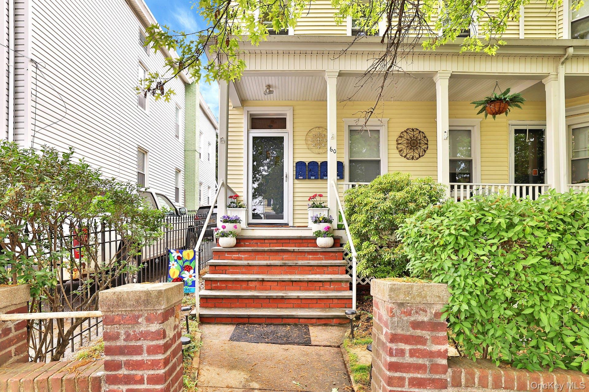 Great pet friendly, 1 bedroom in a multi-family house walk to all! 800...