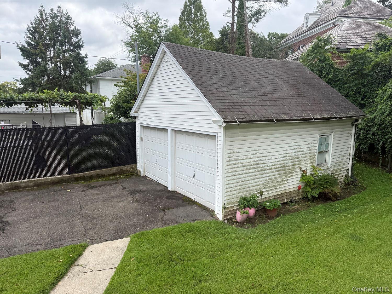 Photo 4 of this property