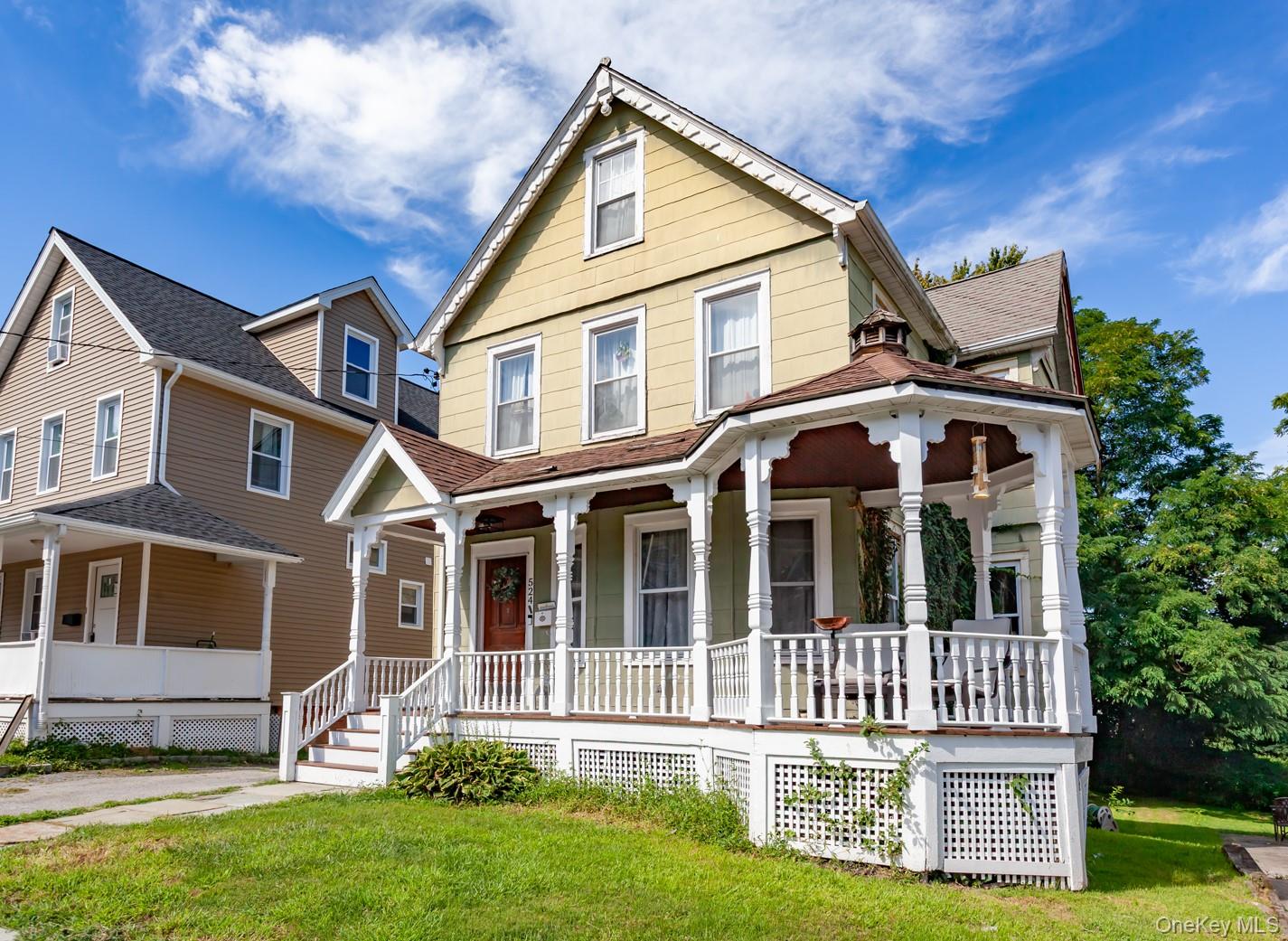Welcome to 524 Simpson Place, a great opportunity to own a home in Pee...