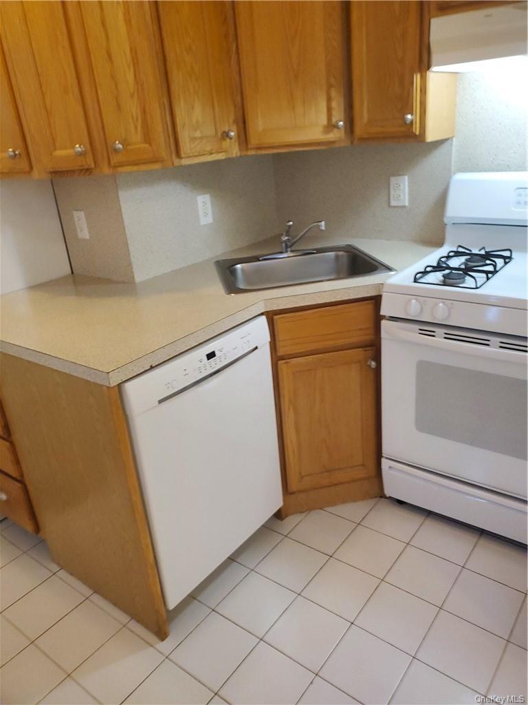 Photo 4 of this property