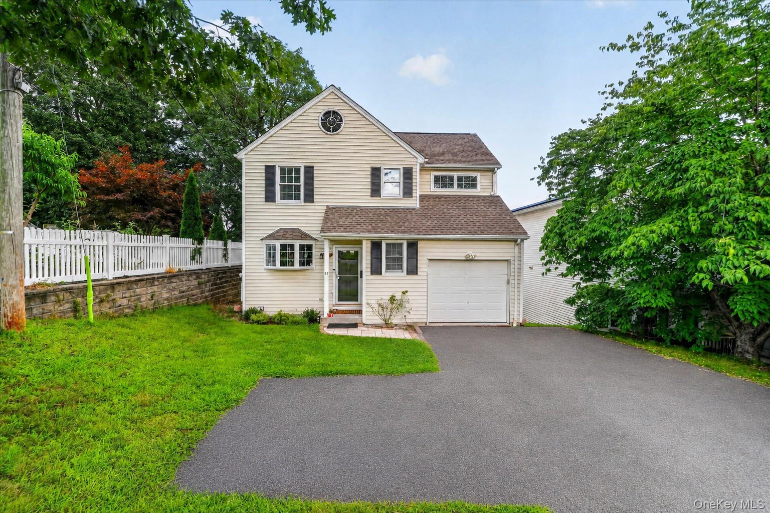 Welcome to 81 Overlook Drive! Located in the desirable Valhalla Park n...