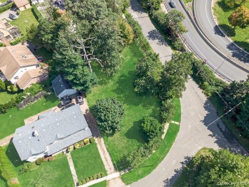 Photo 4 of this property
