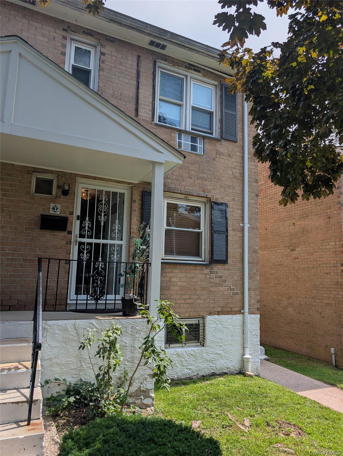 Welcome to this inviting 2-bedroom, 1.5-bath duplex condo, offering th...