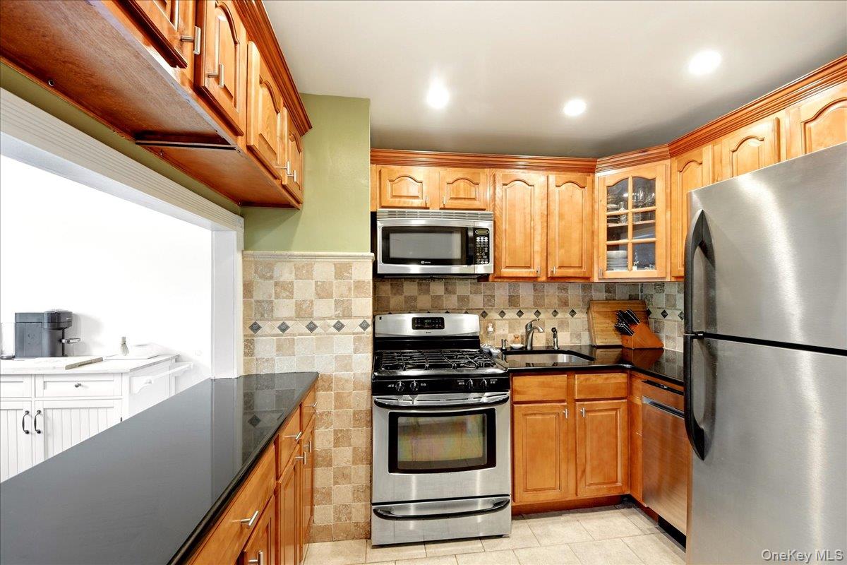 Photo 4 of this property