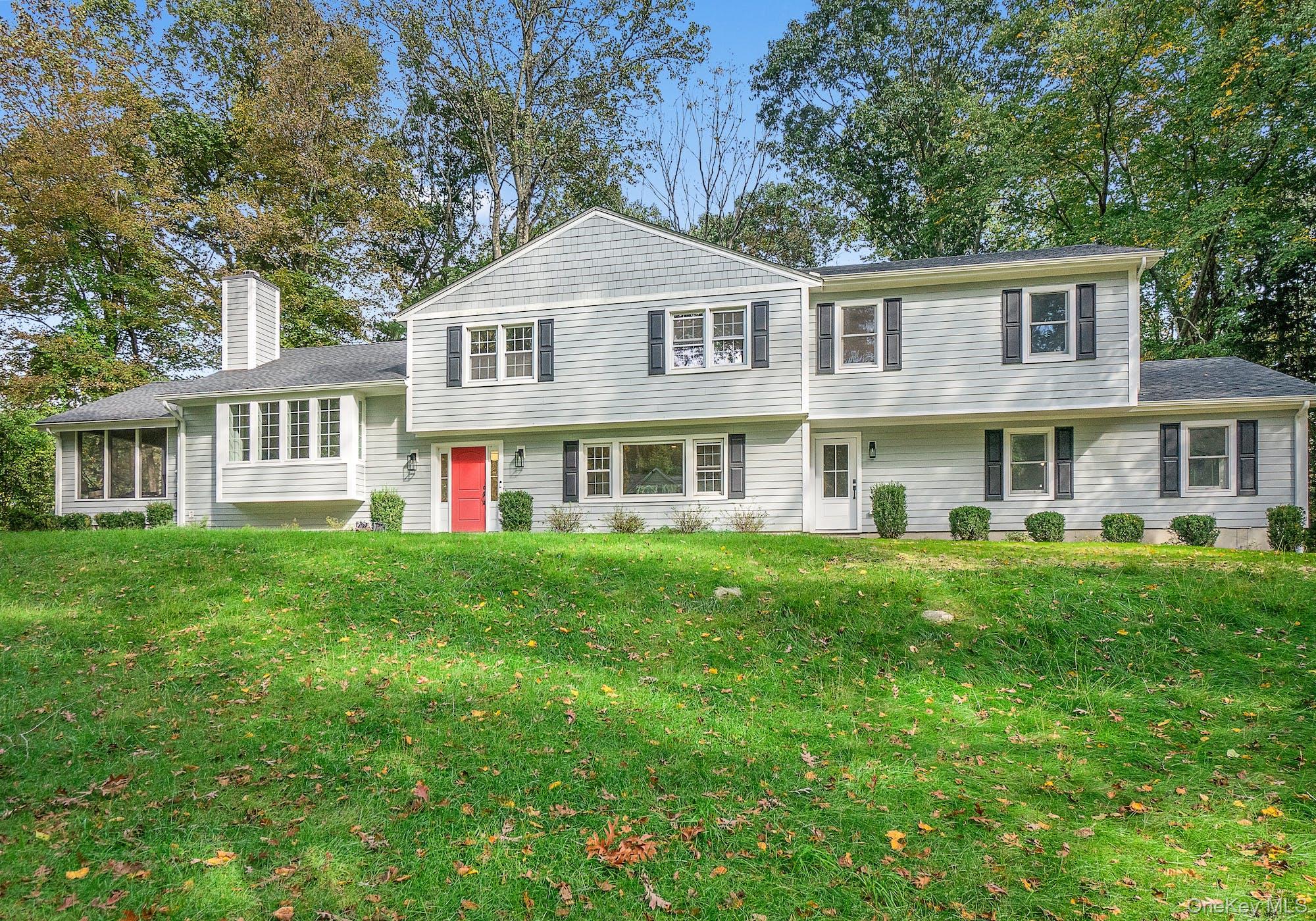 Beautifully renovated home in sought after Windmill Farms. MEC  (Membe...