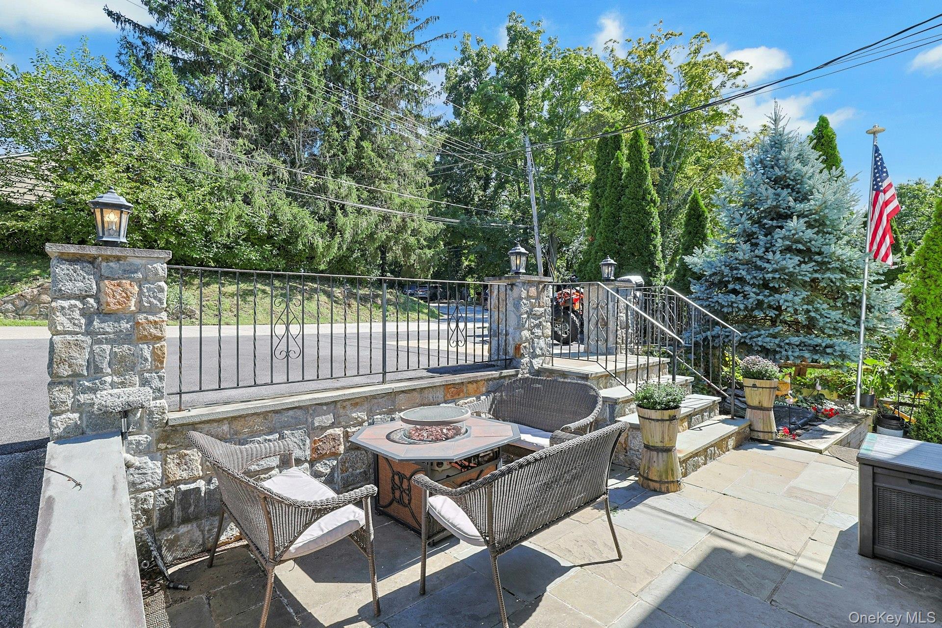 Photo 4 of this property