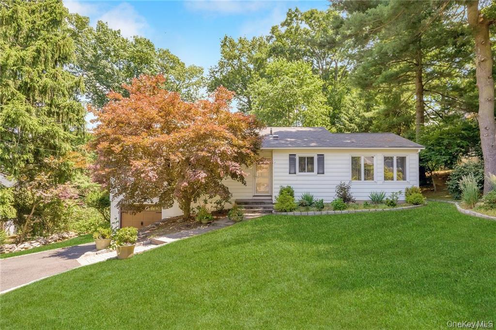 This charming 4 bedroom, 2 bath, well maintained ranch features a larg...