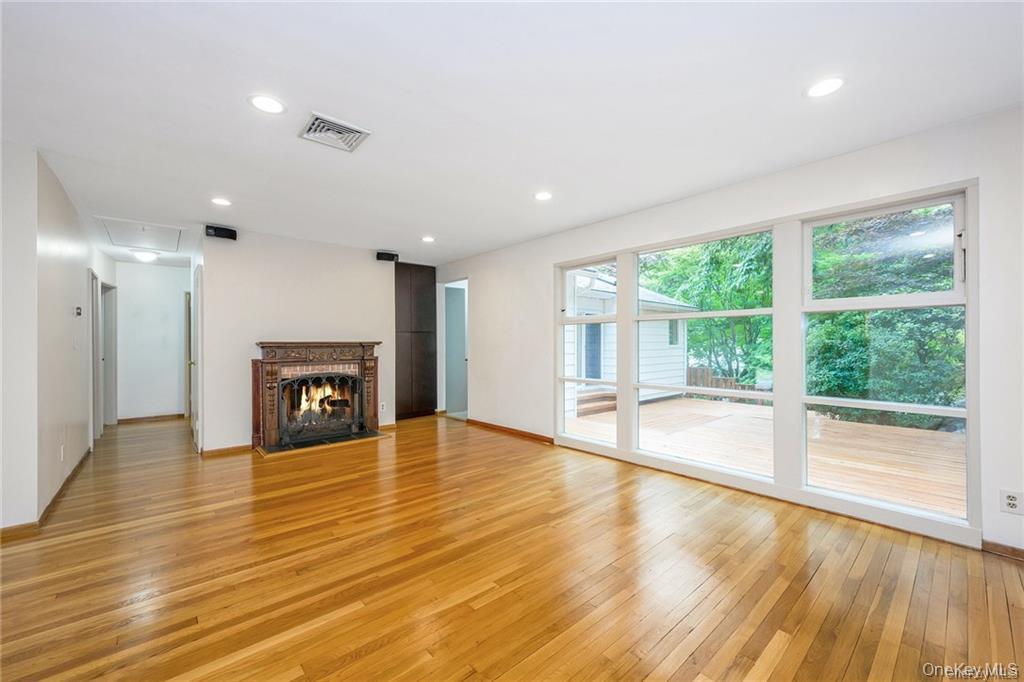 Photo 4 of this property