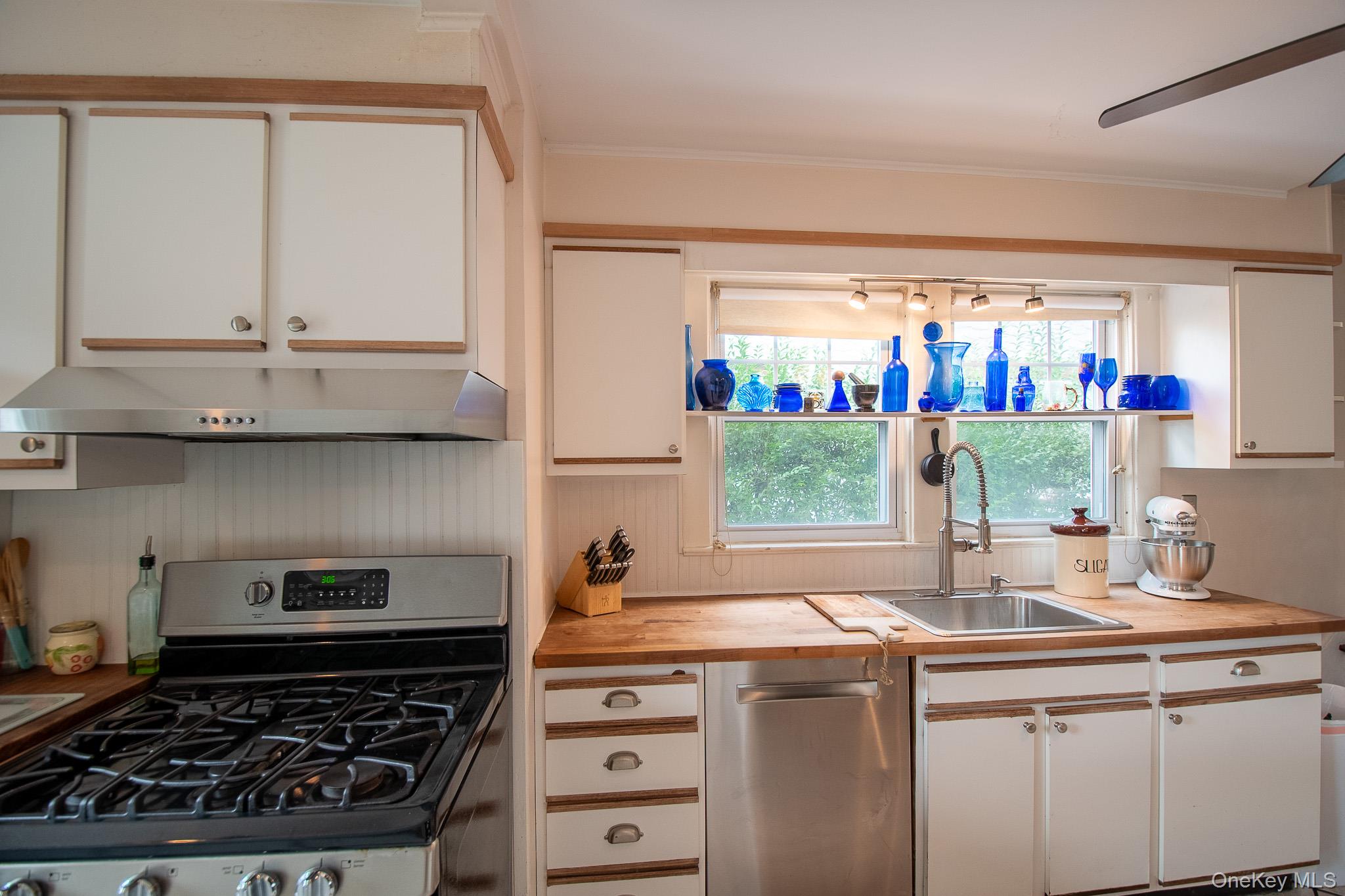 Photo 7 of this property