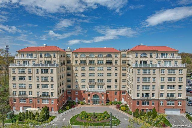Welcome to The Cambium, a luxury residence in the heart of Larchmont V...