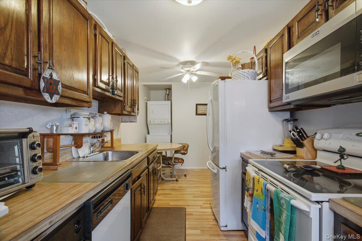 Photo 4 of this property