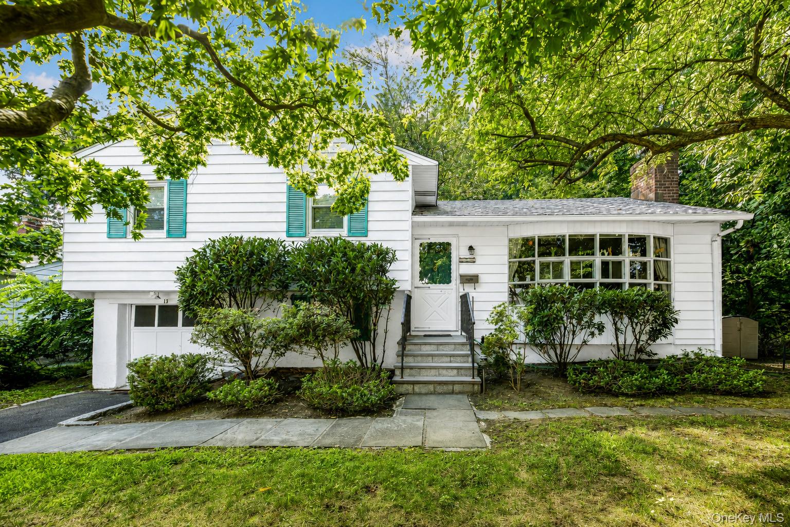 Rare Sanctuary Setting in Nationally Recognized Ardsley School Distric...