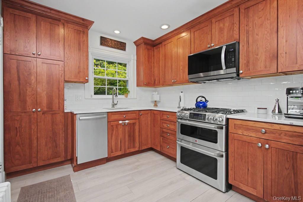 Photo 7 of this property