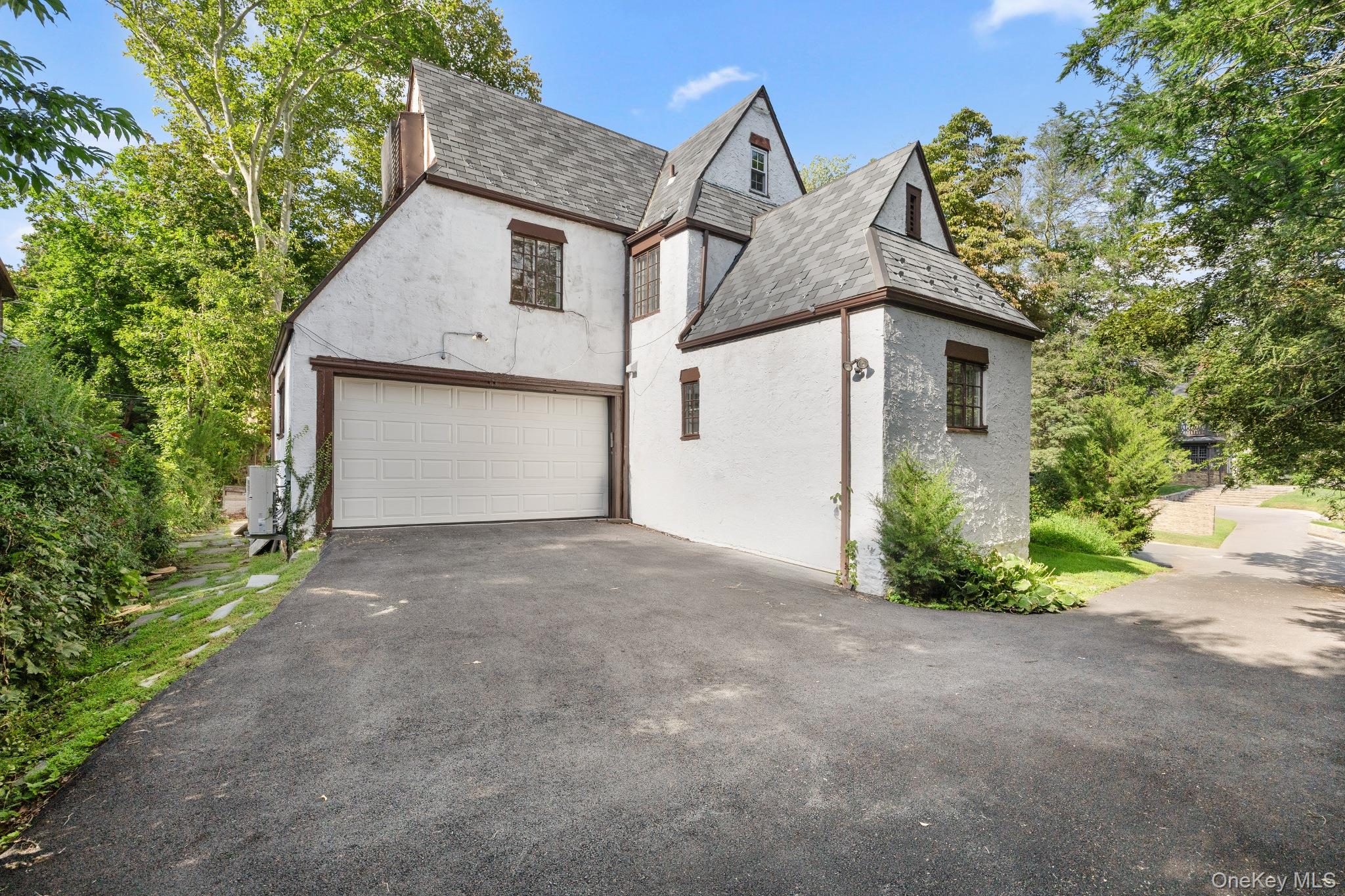 Photo 4 of this property