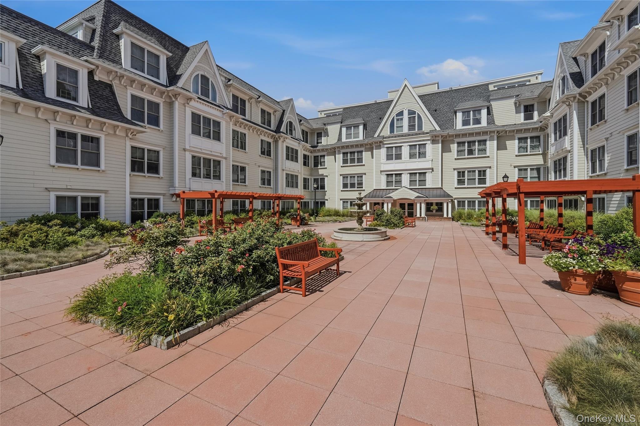 Welcome to The Sweetwater, where effortless luxury meets Mamaroneck’s...