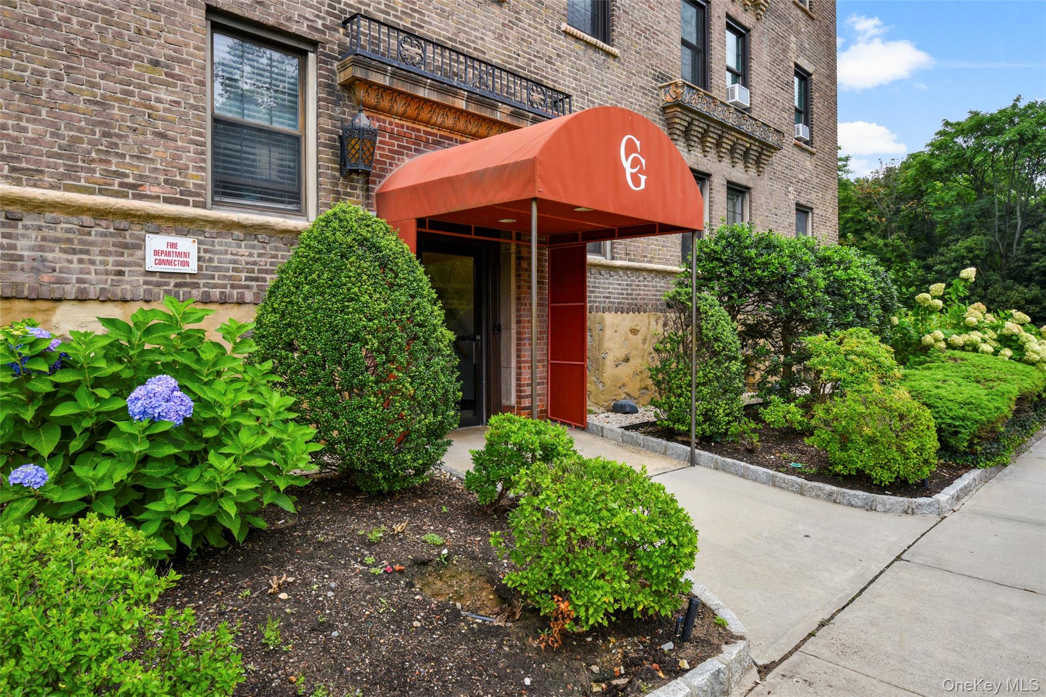 Prepare to be charmed by this thoughtfully redesigned 1 bedroom 1 bath...