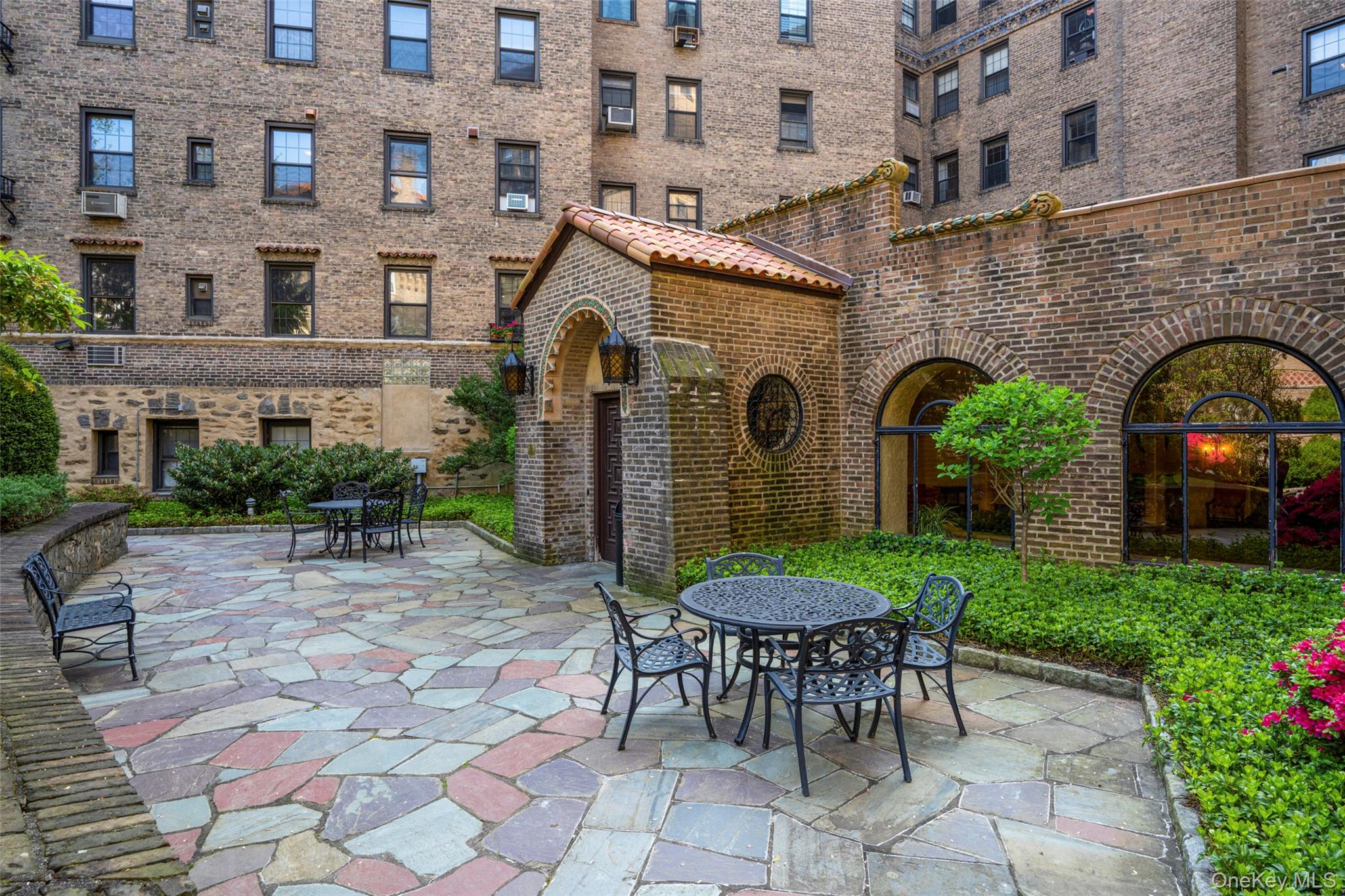 Prepare to be charmed by this thoughtfully redesigned 1 bedroom 1 bath...
