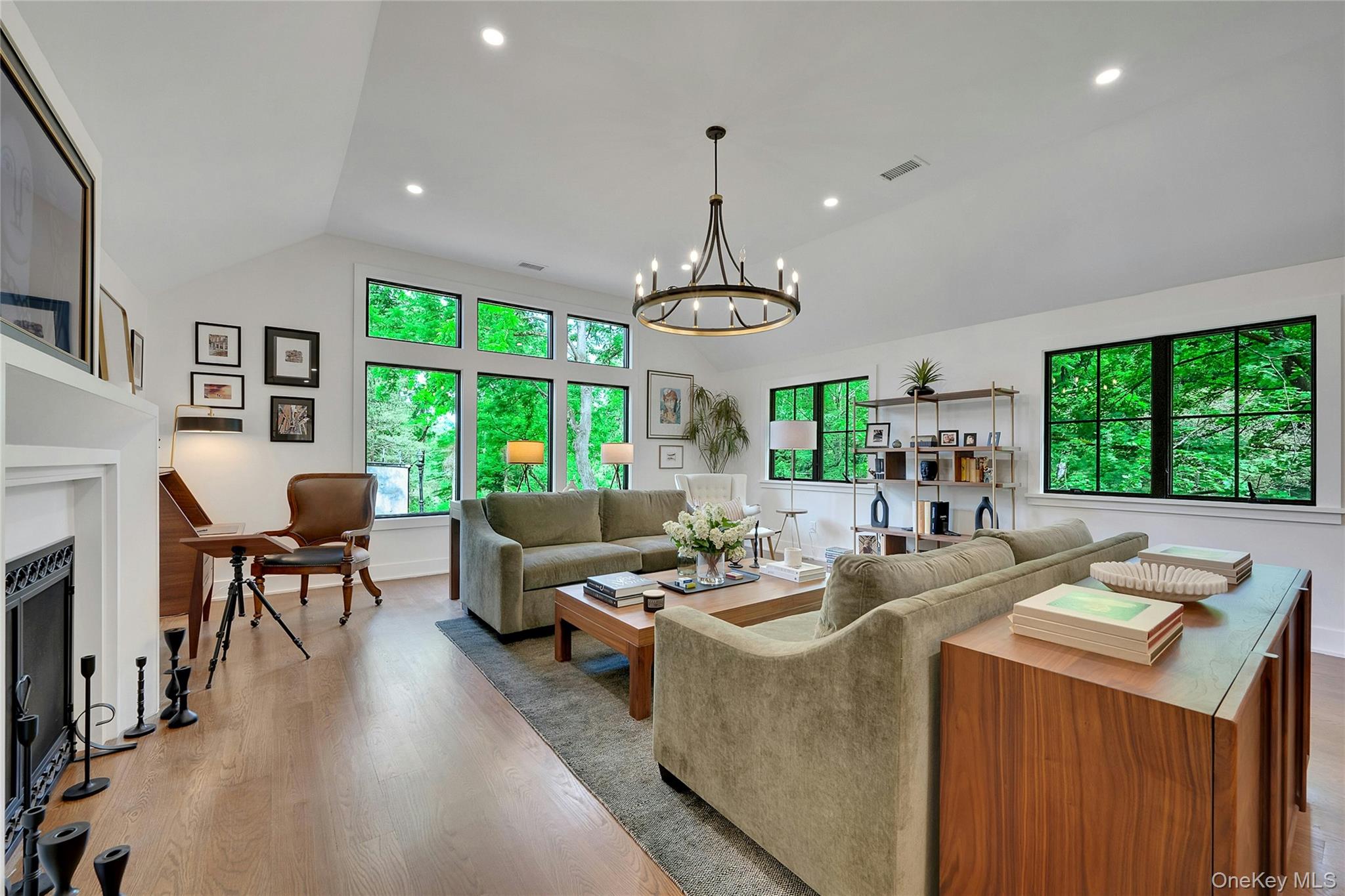 Photo 4 of this property