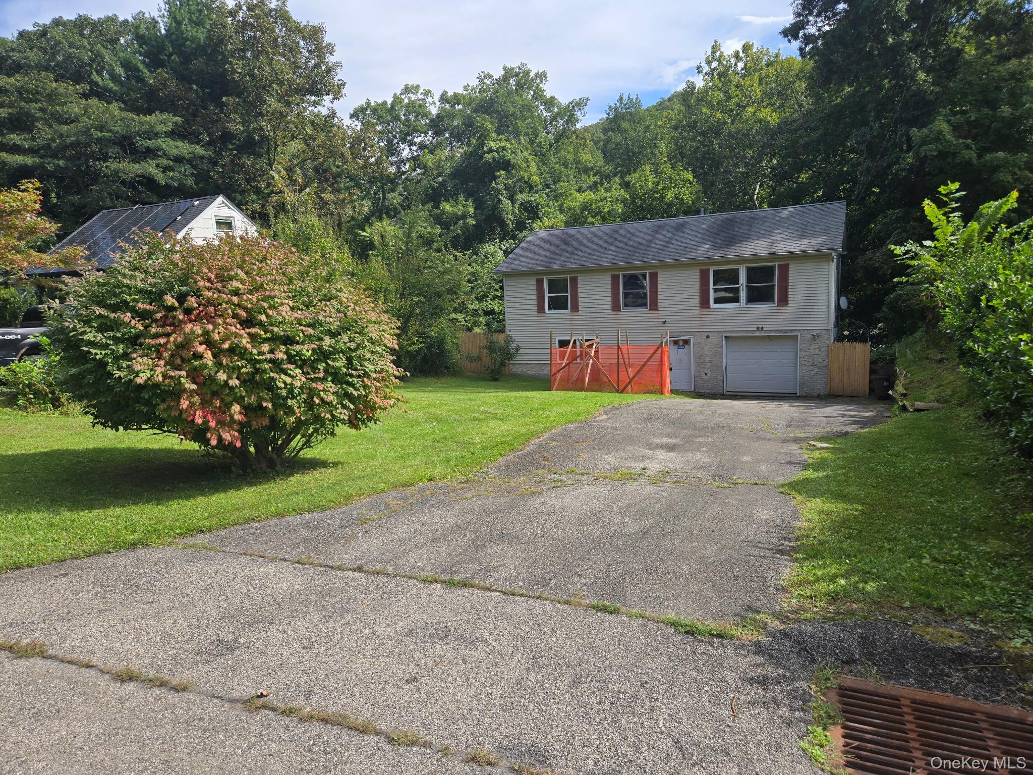 Opportunity Knocks*Large Oversized Property In Prime Neighborhood*Long...