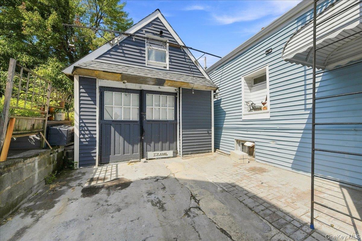 Photo 3 of this property