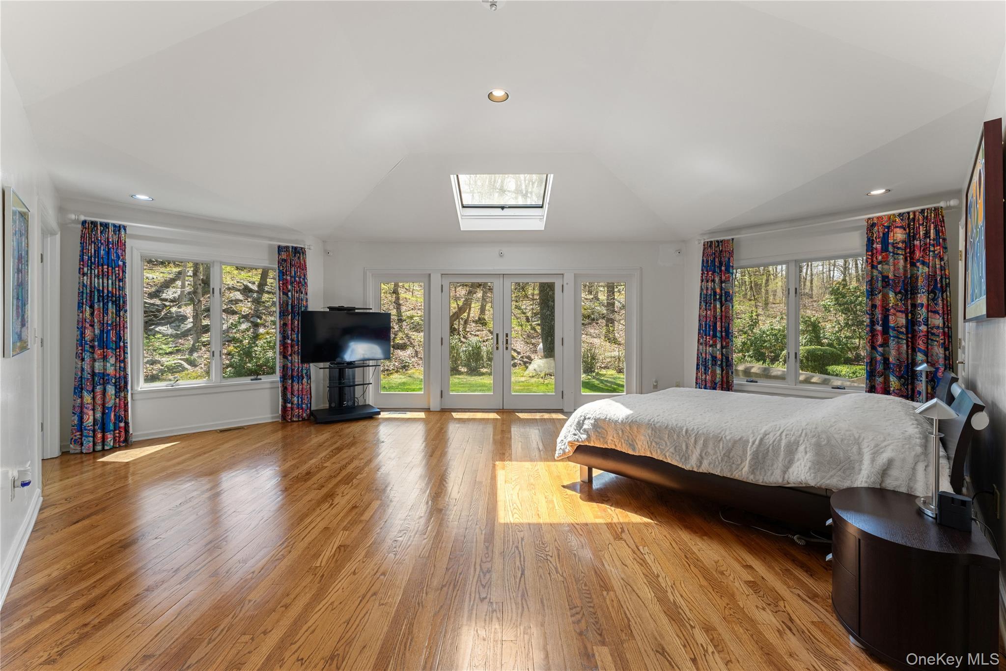 Photo 9 of this property