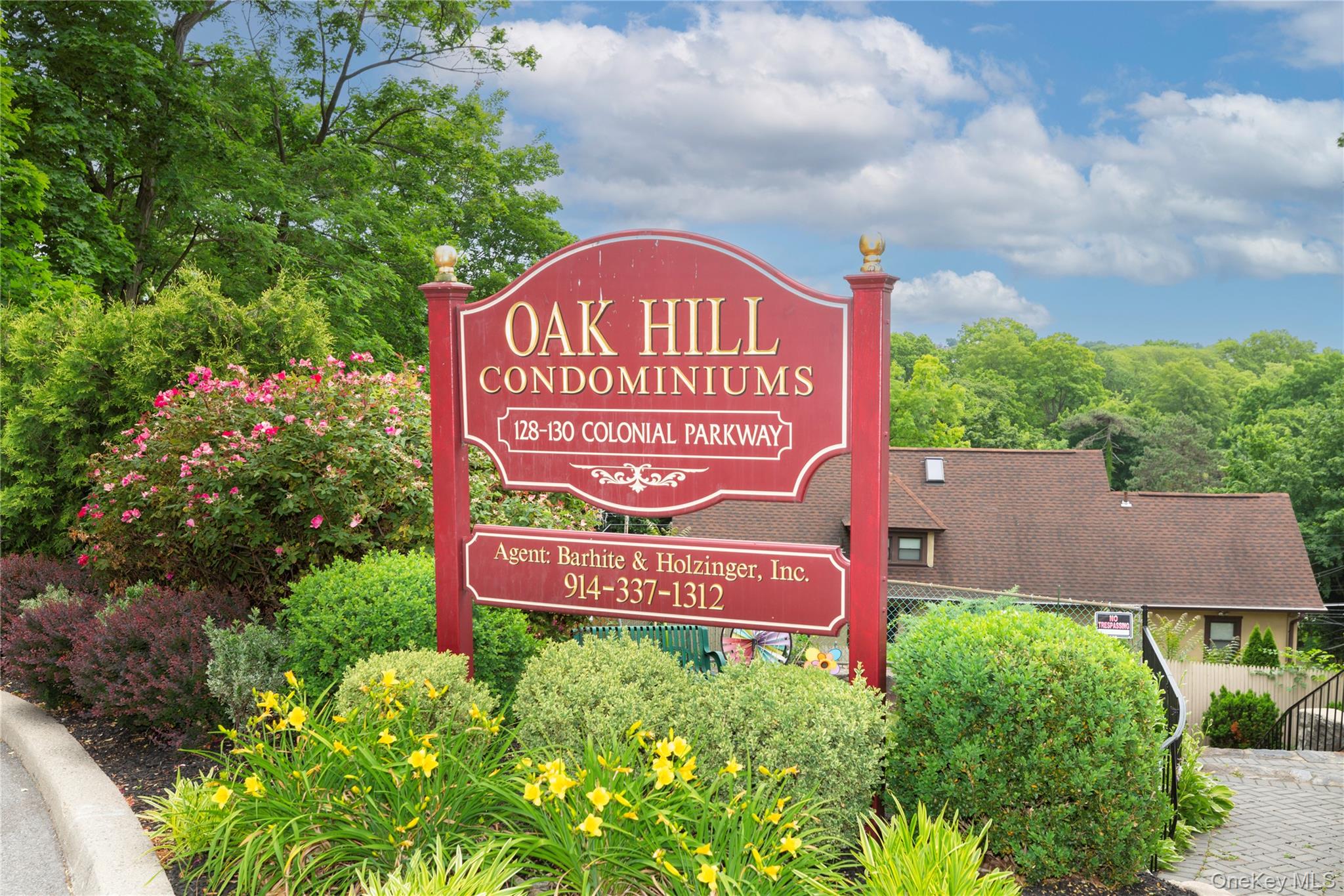 Welcome to this lovely and spacious 2 Bed, 2 bath pet-friendly Condo i...