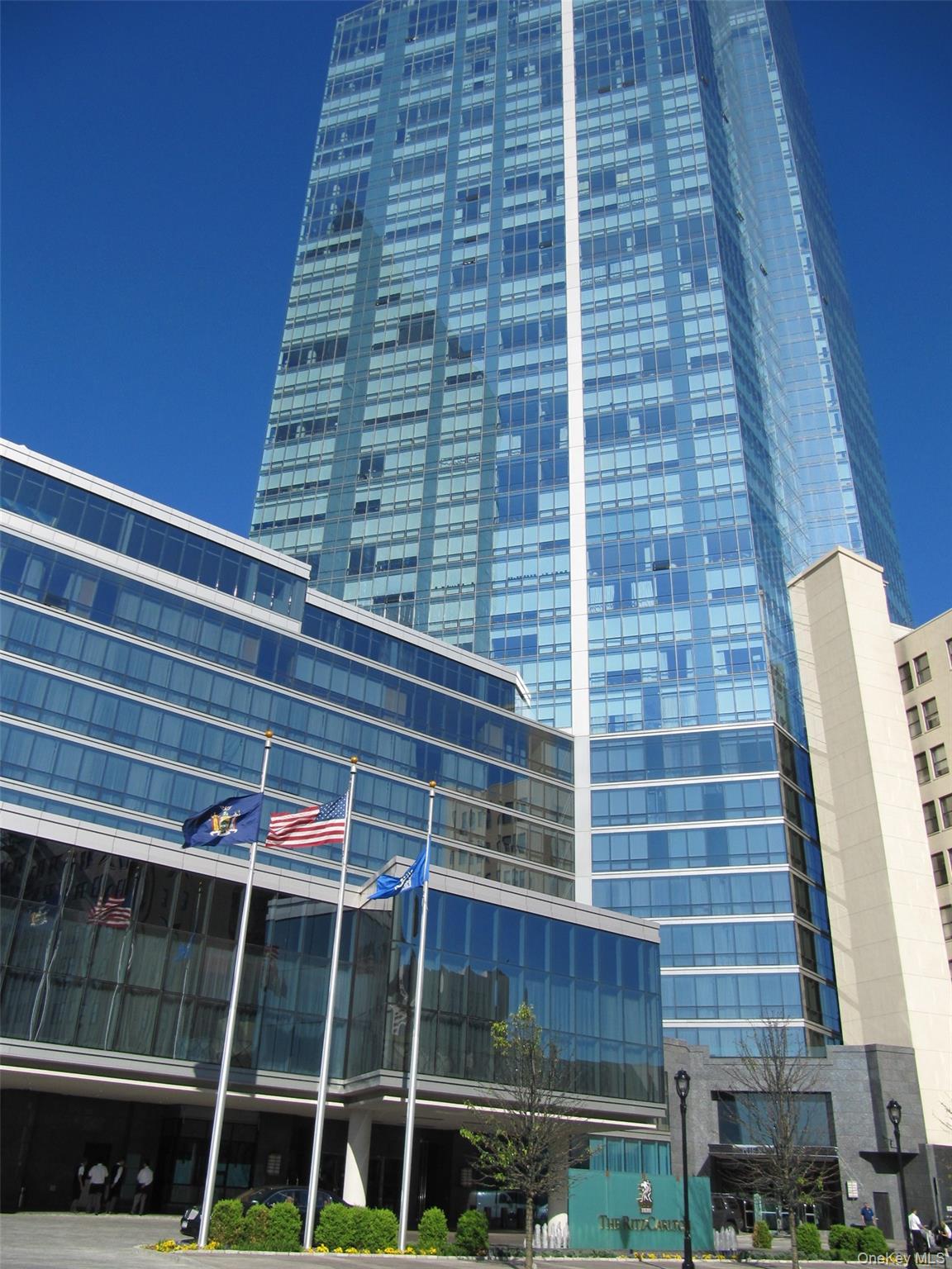 Luxury Condo rental at the exceptional Ritz Carlton with 24/7 concierg...