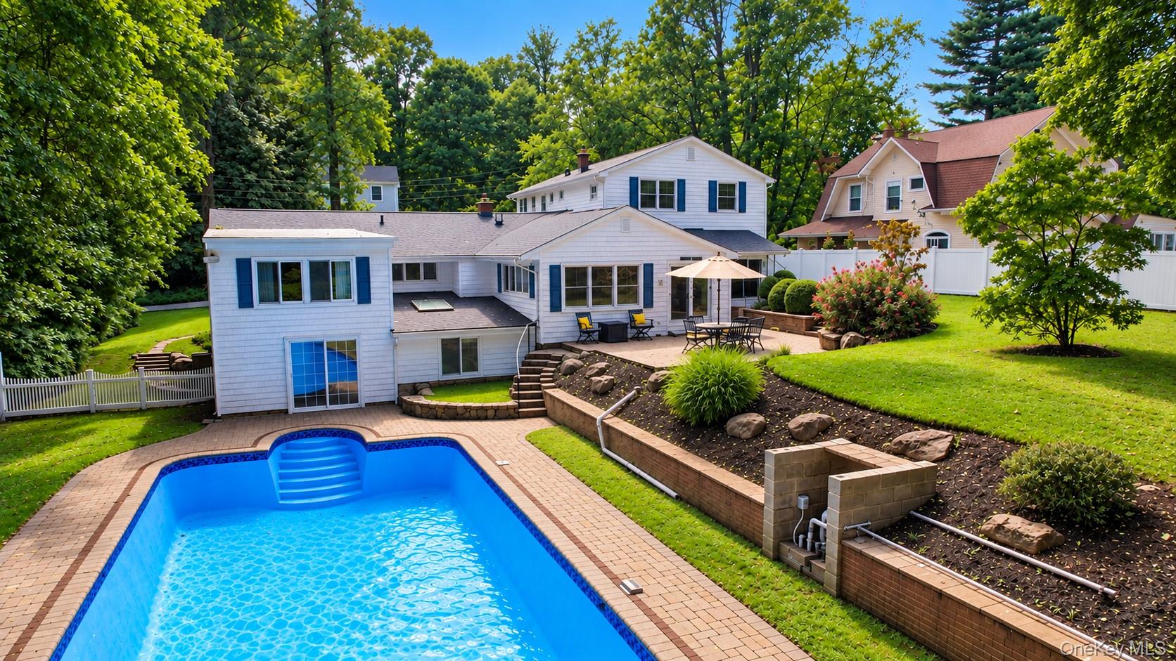 A Private Hudson Valley Retreat Where Luxury, Location & Lifestyle Com...