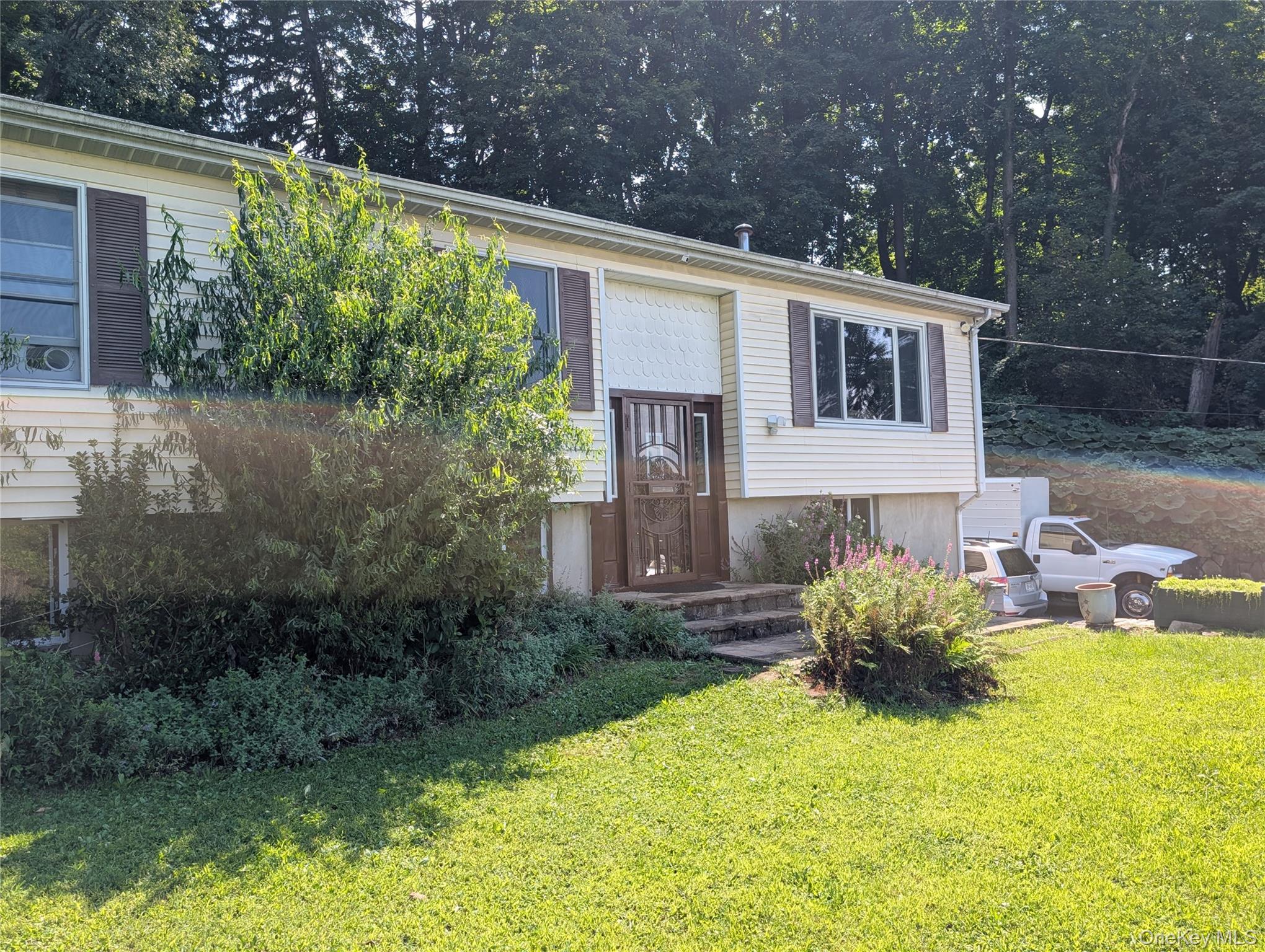 GREAT INVESTMENT OPPORTUNITY — TREMENDOUS UPSIDE POTENTIAL!

Calling a...