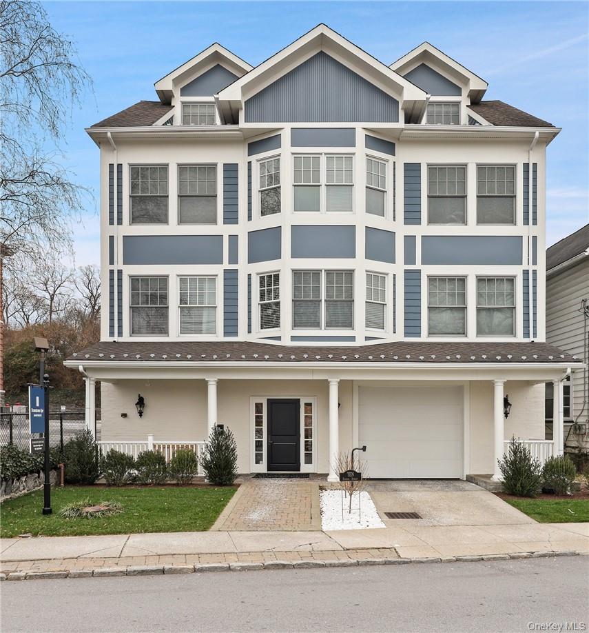 Fully furnished 2 bedroom and 2 bath apartment centrally located in Do...
