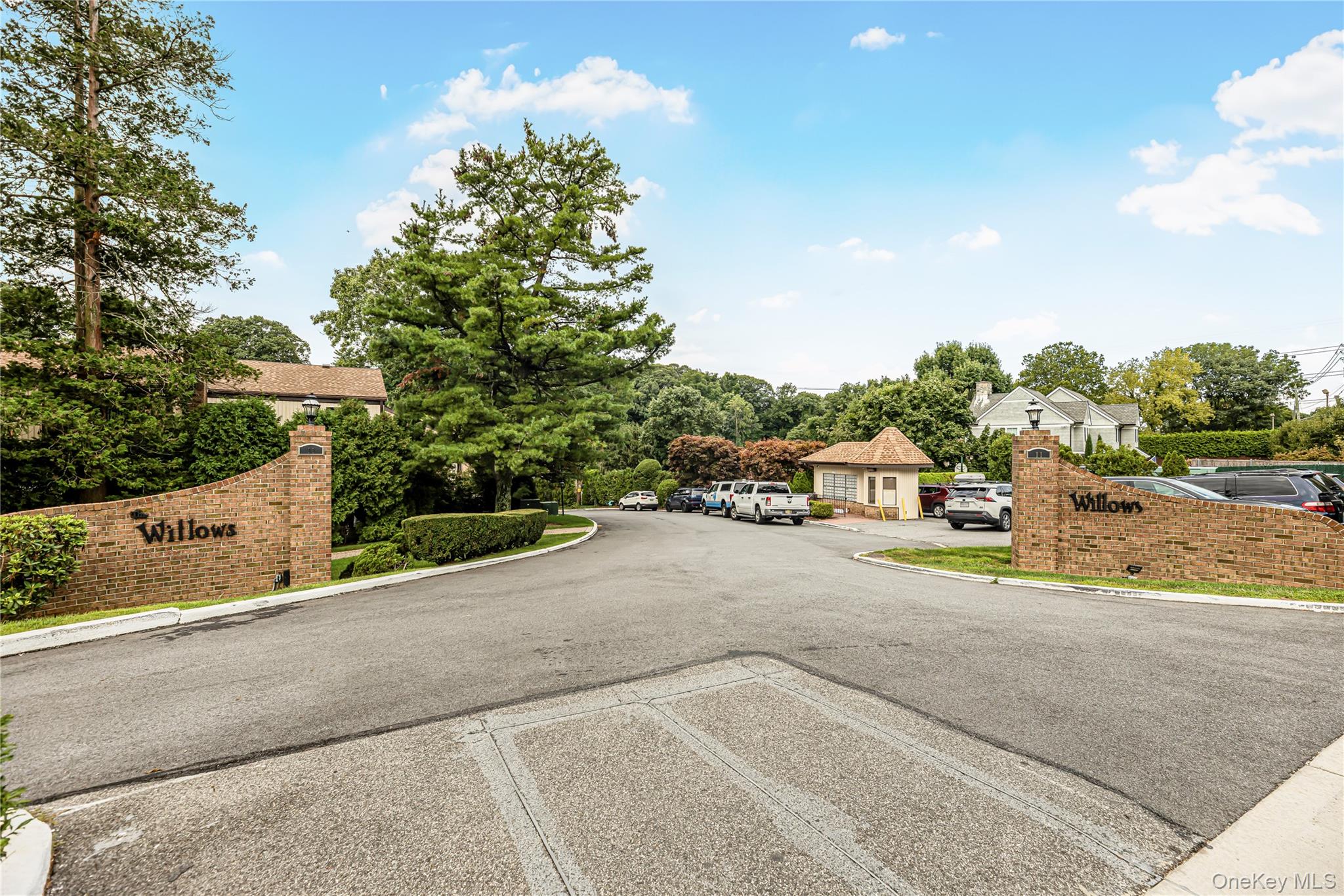 Welcome to Willows Town houses surrounded by nature and well manicured...