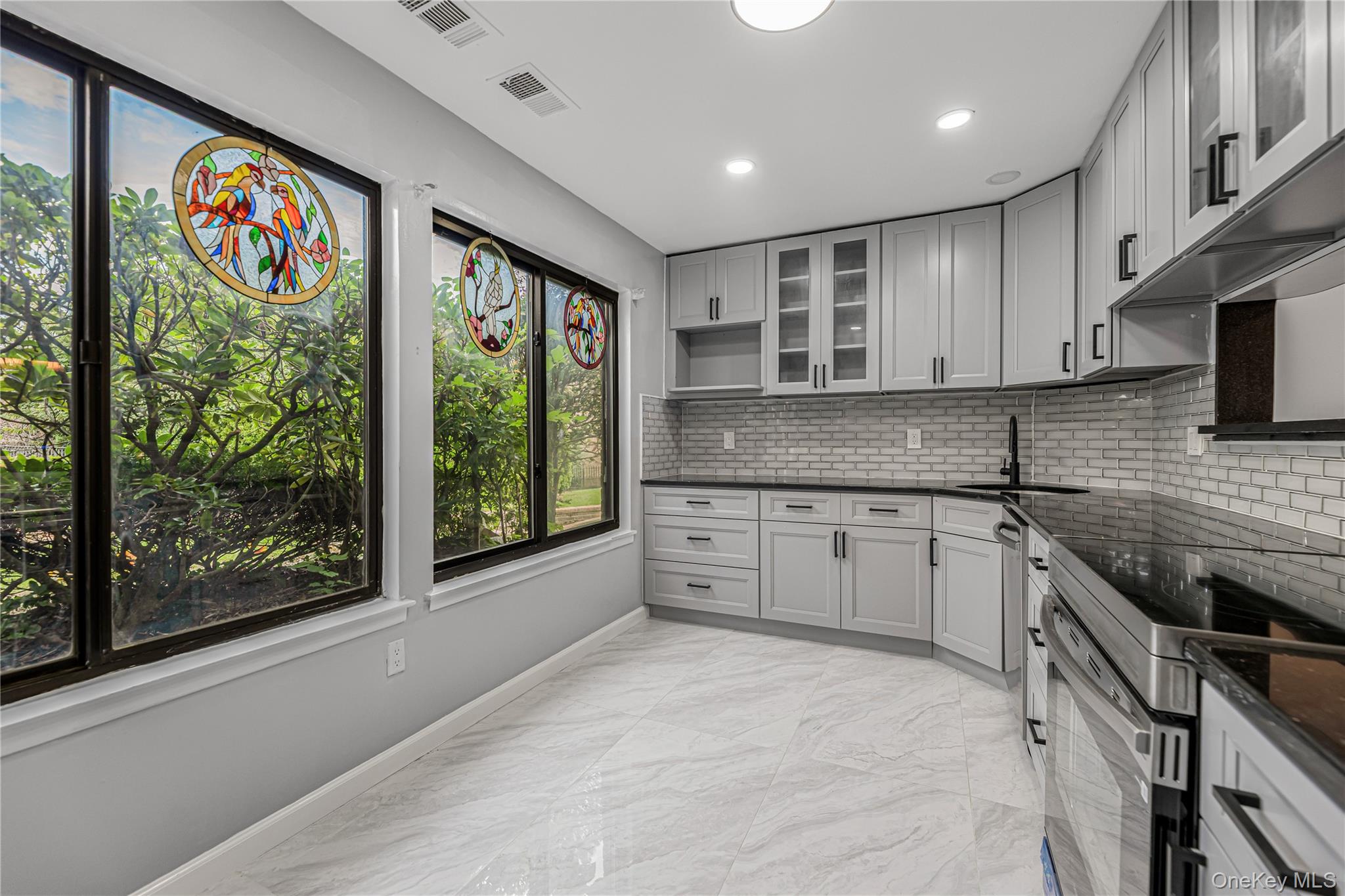 Photo 4 of this property