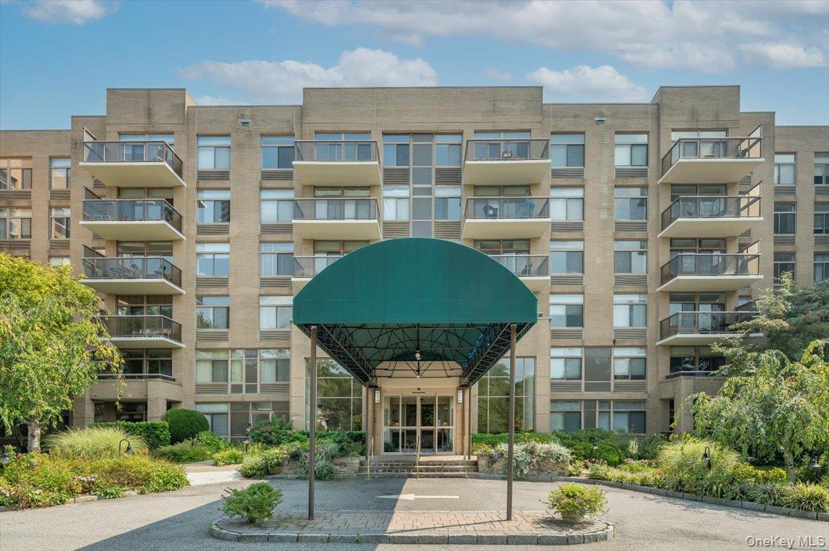Welcome to comfortable, convenient living at the Carlton House, a prem...