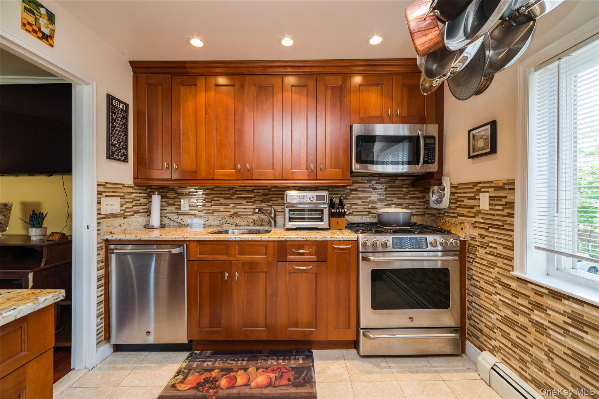 Photo 4 of this property