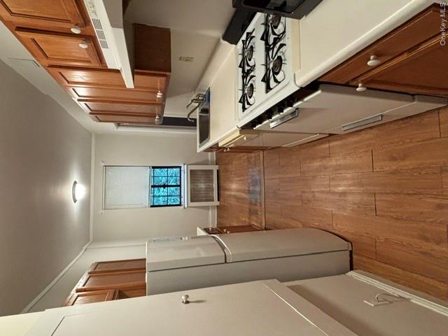 Photo 7 of this property