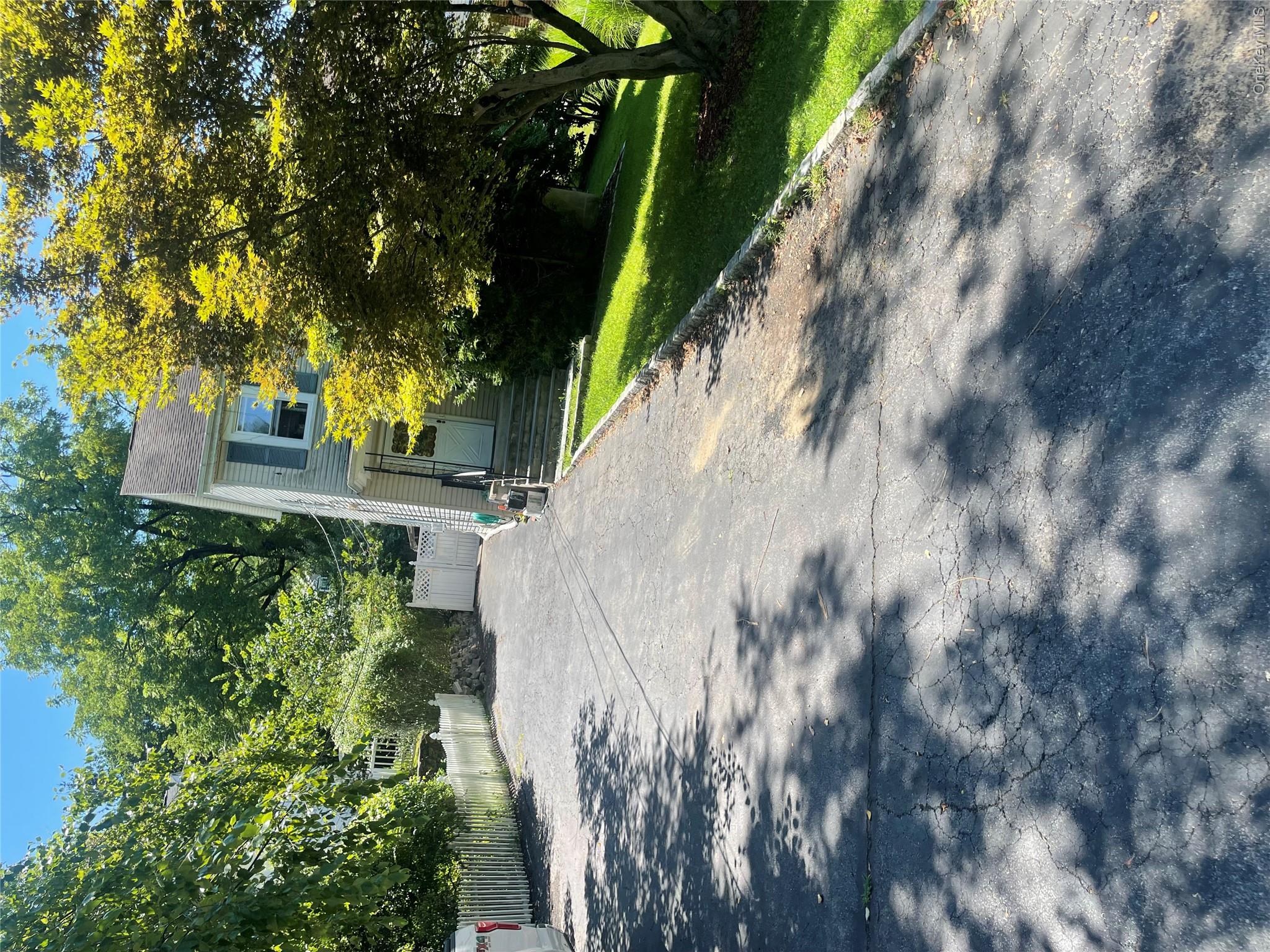 One-of-a-Kind Home in Irvington!

Beautiful first-floor 3-bedroom apar...