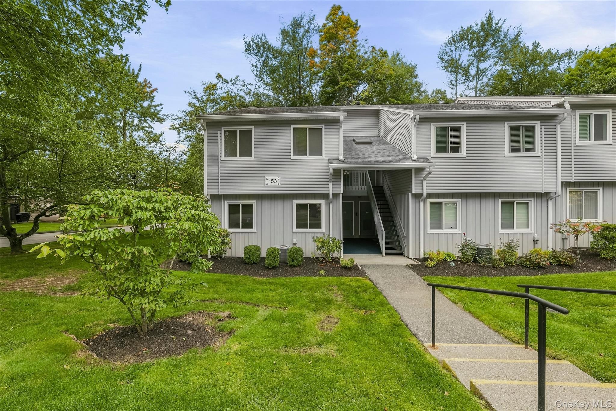 First floor, one level living in the desirable 55+ community of Jeffer...