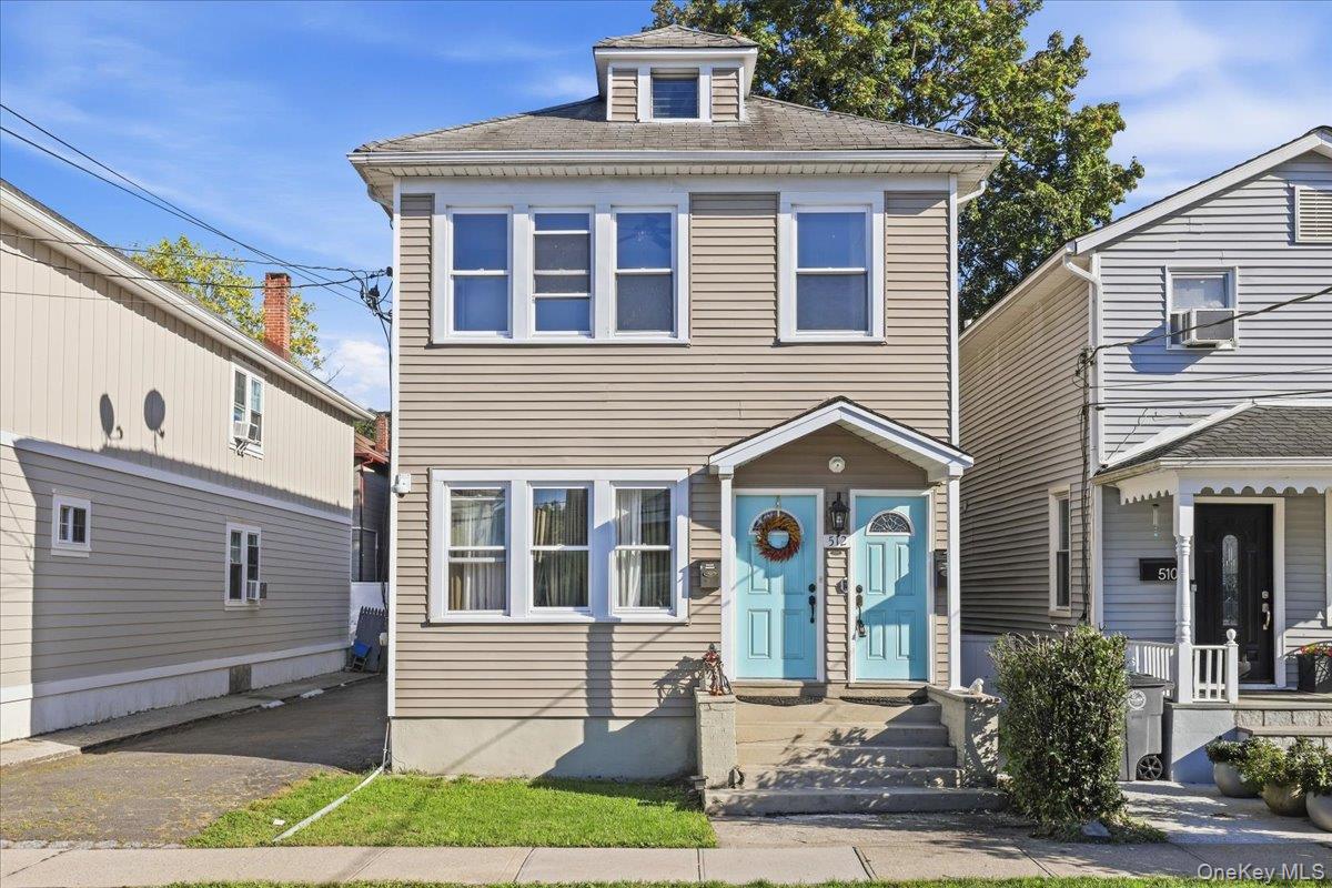 Welcome to this spacious second-floor 3-bedroom, 1-bath apartment in t...