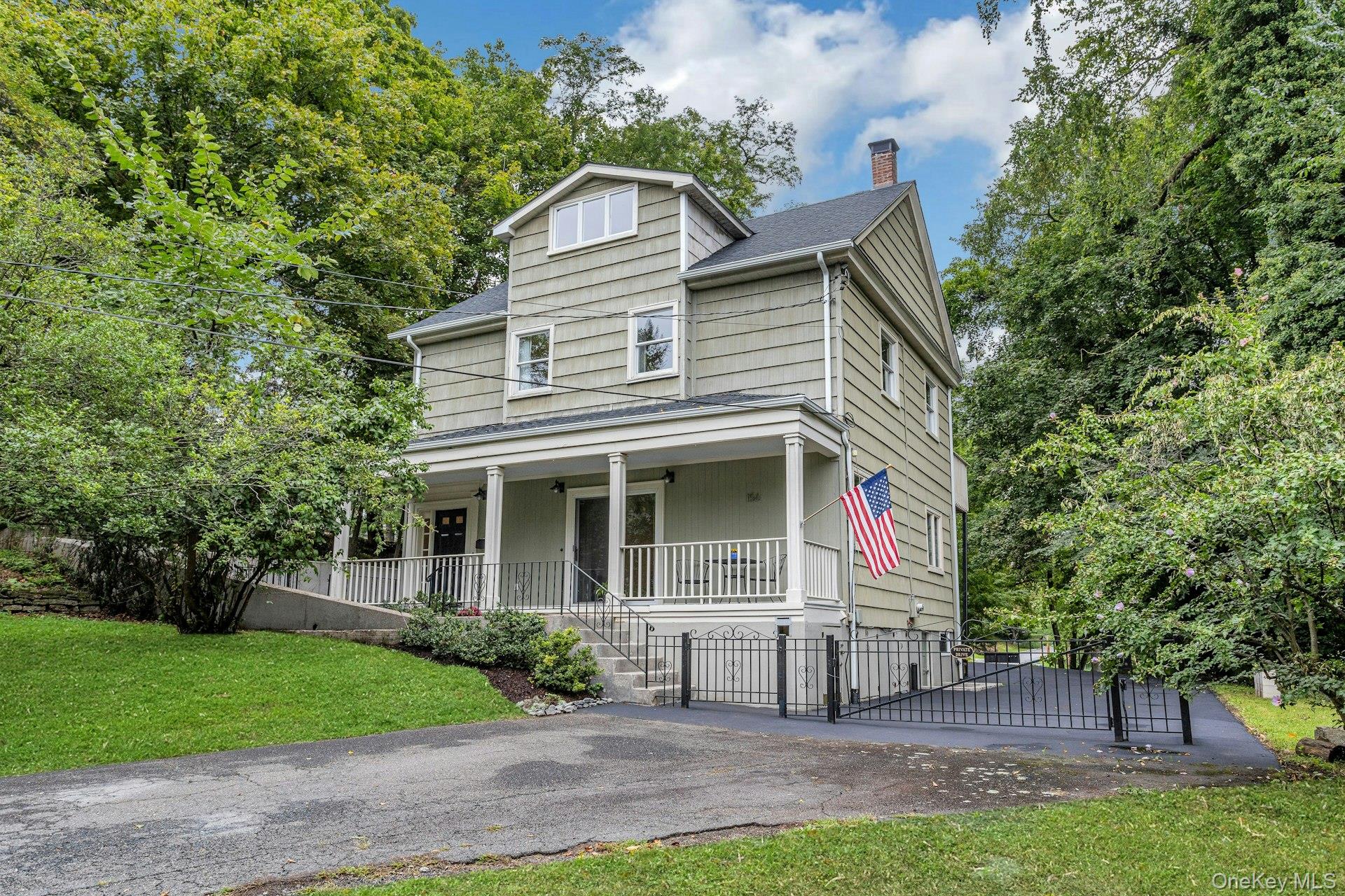 Charming 4 bedroom colonial in the heart of Tarrytown. This special ho...