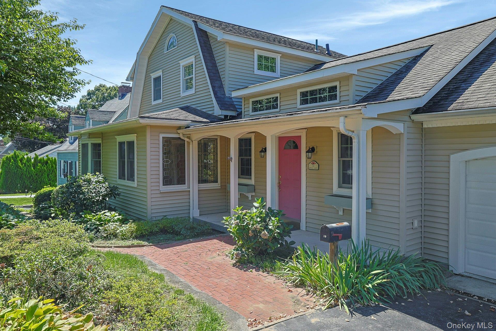Photo 4 of this property